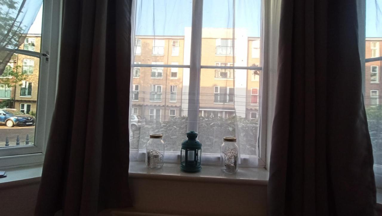 Bright, Chilled Ensuite Db Room In A Shared Flat! London Exterior photo