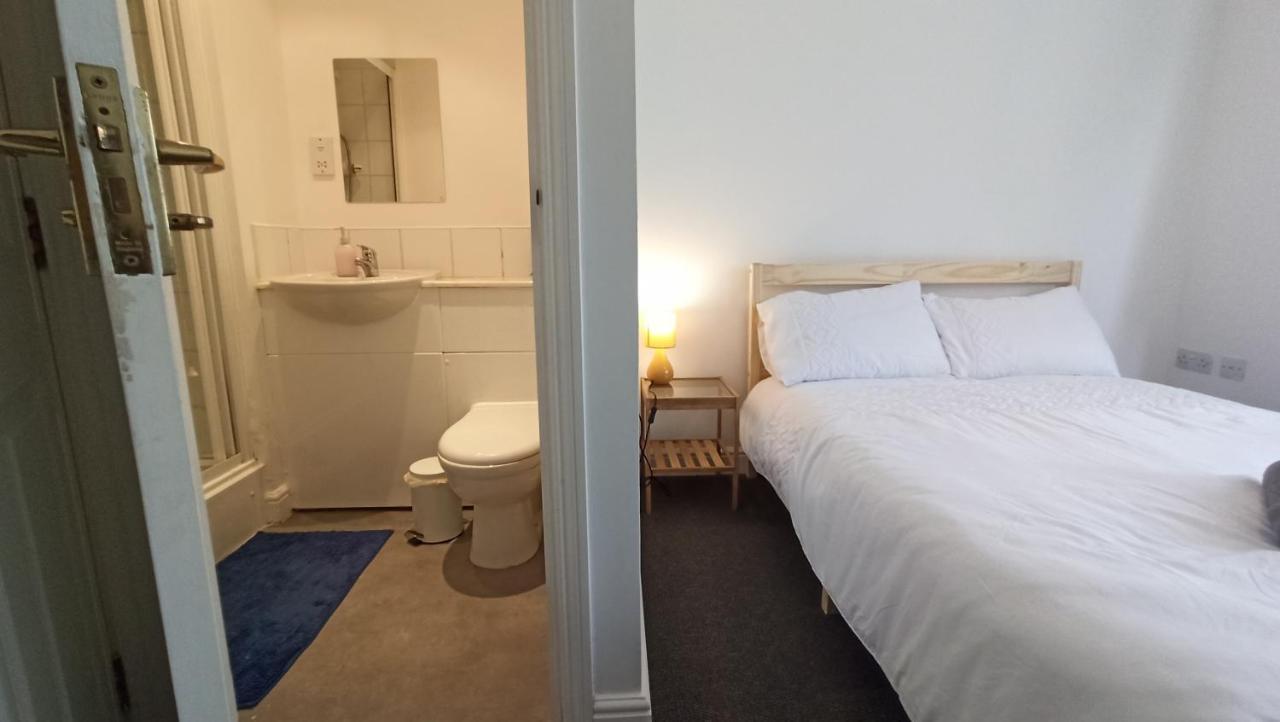 Bright, Chilled Ensuite Db Room In A Shared Flat! London Exterior photo
